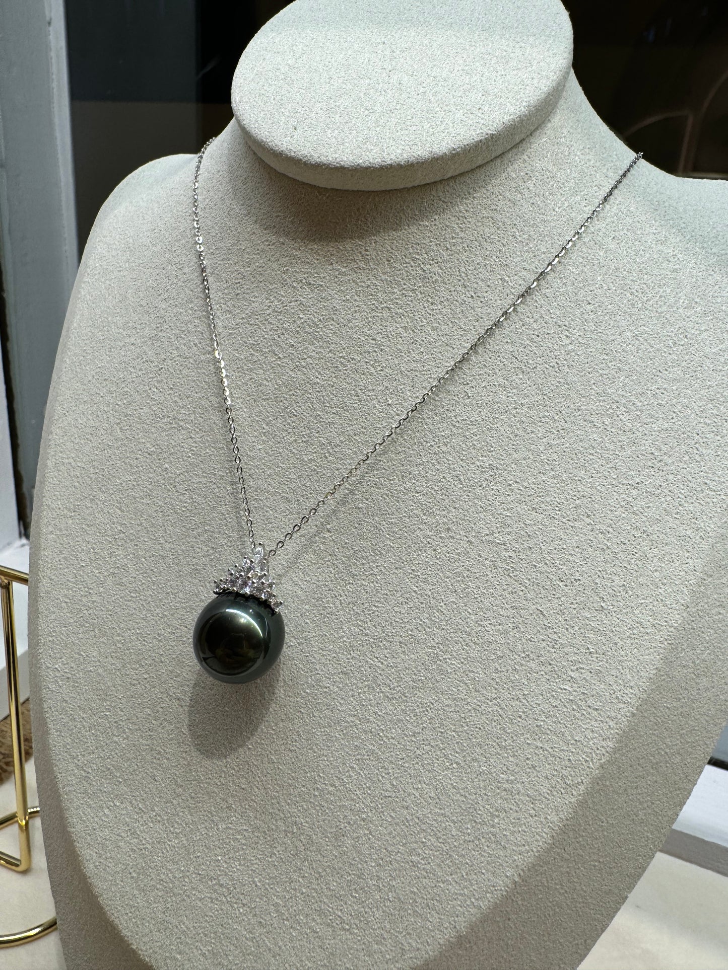 Tahitian black pearl necklace