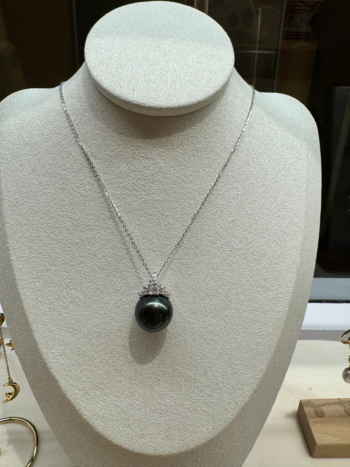 Tahitian black pearl necklace